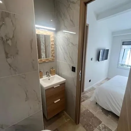 Strelizia - New Old For 4 Ac Apartment *