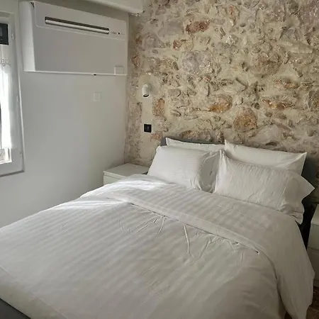 Strelizia - New Old For 4 Ac Apartment Antibes